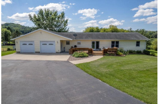 350 4th St, La Valle, WI 53941