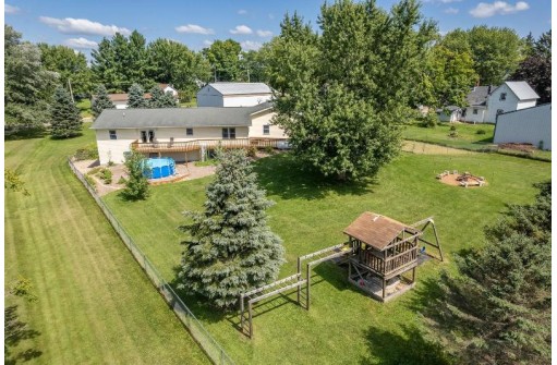 350 4th St, La Valle, WI 53941