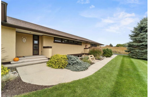 7694 Leta Way, Verona, WI 53593