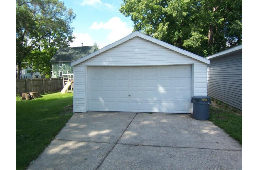 1645 White Ave, Beloit, WI 53511