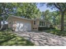 6004 Queens Way, Monona, WI 53716