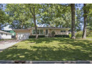 6004 Queens Way, Monona, WI 53716