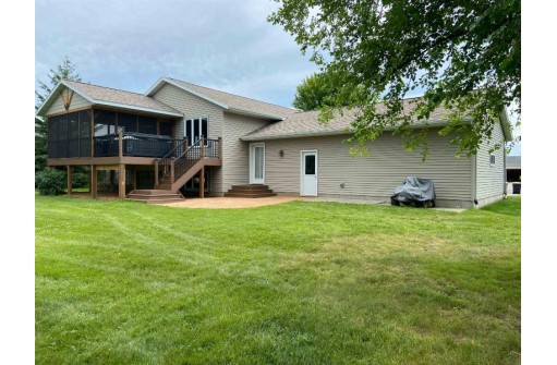 931 Marshall Dr, Mauston, WI 53948