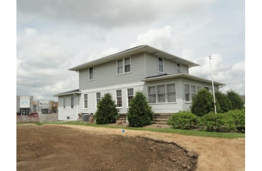 1216 N Main St, Viroqua, WI 54665