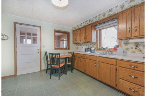 W8522 Glen Ave, Briggsville, WI 53920