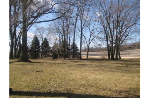 W4381 Reetz Rd, Princeton, WI 54968