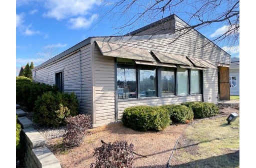 1209 8th St, Baraboo, WI 53913