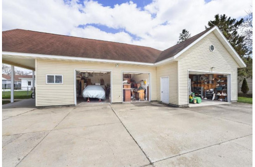 158 W Lincoln St, Oregon, WI 53575