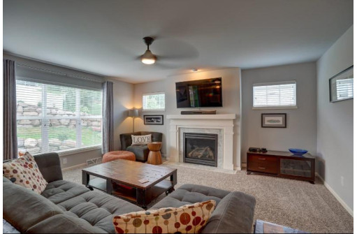 7146 Peak View Way, Middleton, WI 53562