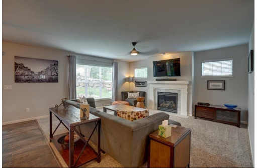 7146 Peak View Way, Middleton, WI 53562