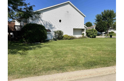 1115 St Albert The Great Dr, Sun Prairie, WI 53590