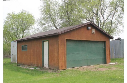 N7114 Buffalo Ln, Neshkoro, WI 54960-0000