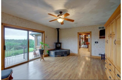 1440 County Road Jg, Mount Horeb, WI 53572