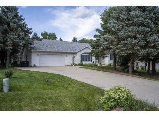 W9104 Bluewaters Pass Cambridge, WI 53523