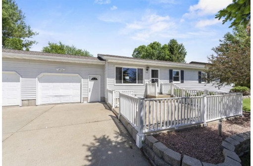 509 Kari Krest, Barneveld, WI 53507