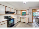 4601 Anniversary Ln, Madison, WI 53704