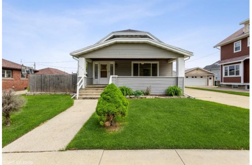 420 E Jefferson St, Waupun, WI 53963