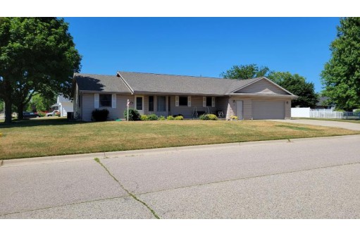 3652 Wildflower Ln, Janesville, WI 53548