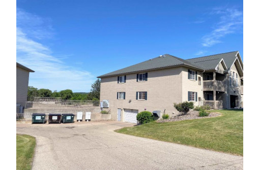 1749 S Wacouta Ave, Prairie Du Chien, WI 53821