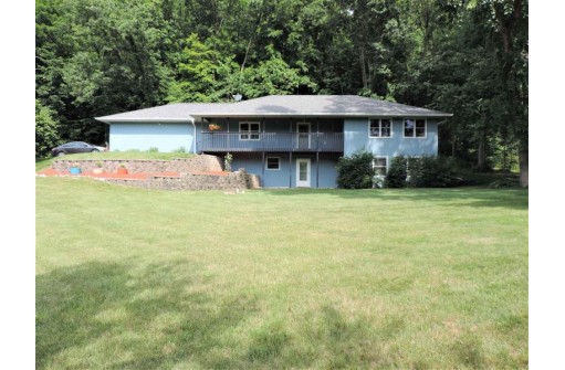 20464 Hidden Valley Rd, Richland Center, WI 53581