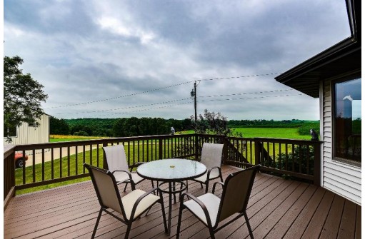 4463 County Road Zz, Dodgeville, WI 53533