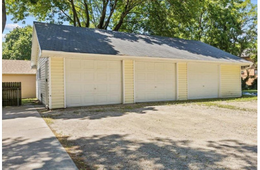 932 W Conger St, Whitewater, WI 53190