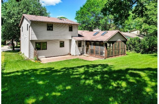 2909 Greenway Tr, Madison, WI 53719