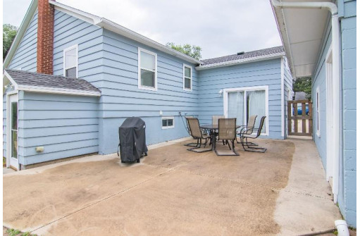 449 N Clinton St, Princeton, WI 54968