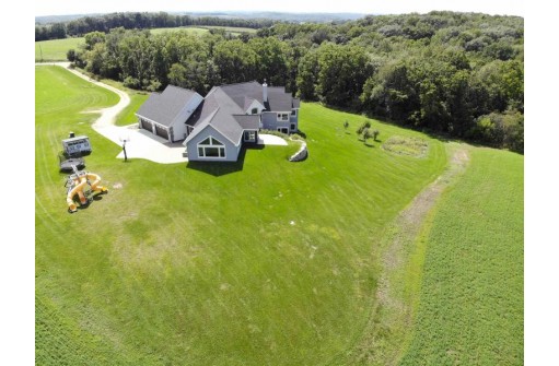 9470 Blackberry Rd, Black Earth, WI 53515