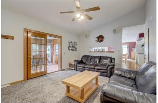 516 Dorn Dr, Waunakee, WI 53597