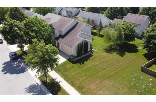 6921 Mill Bluff Dr, Madison, WI 53718