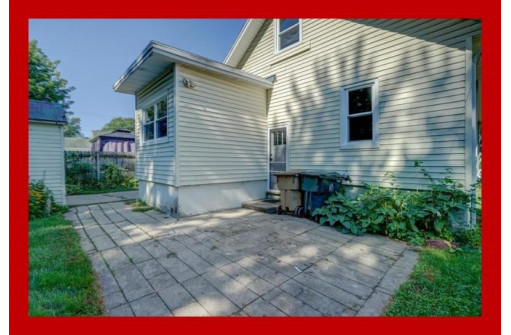 2413 Hoard St, Madison, WI 53704