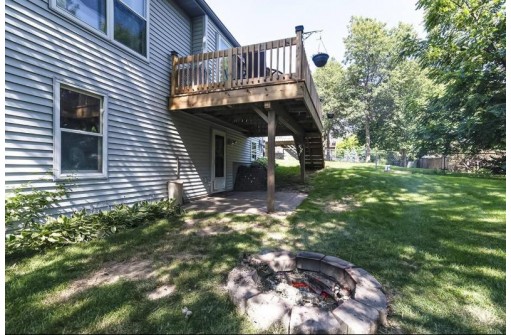 913 Engelhart Dr, Madison, WI 53713