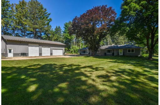 W1944 S Lawson Dr, Green Lake, WI 54941