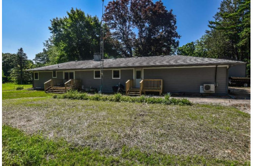 W1944 S Lawson Dr, Green Lake, WI 54941