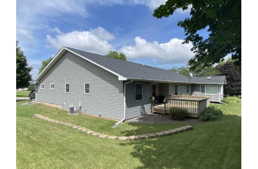 705 W Chapel St, Dodgeville, WI 53533