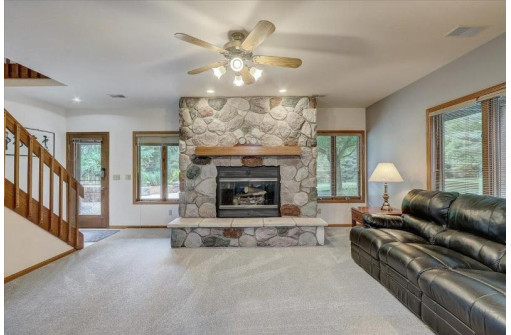 3437 Vilas Rd, Cottage Grove, WI 53527