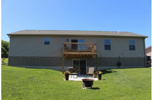 S5072 Golf Course Rd, Rock Springs, WI 53961