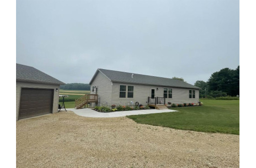 S5072 Golf Course Rd, Rock Springs, WI 53961