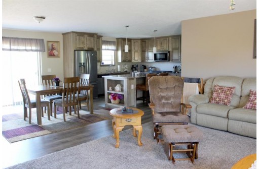 S5072 Golf Course Rd, Rock Springs, WI 53961