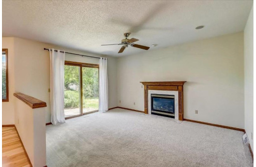 609 Worthington Way, Waunakee, WI 53597