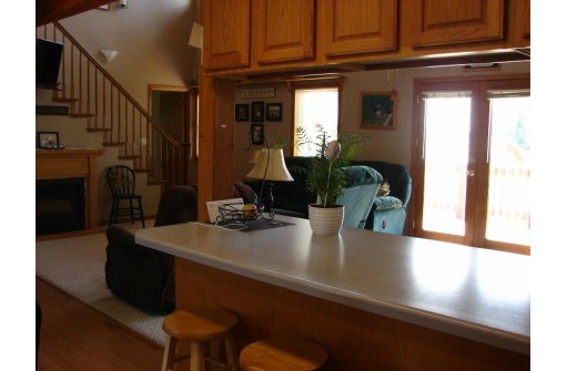 9857 County Line Rd, Livingston, WI 53554-9602