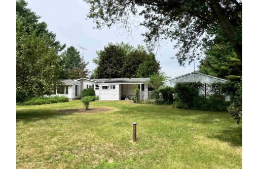 N6824 Old 26 Rd, Johnson Creek, WI 53038