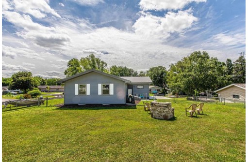 4206 Oak St, McFarland, WI 53558