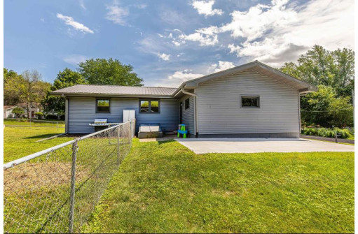 4206 Oak St, McFarland, WI 53558