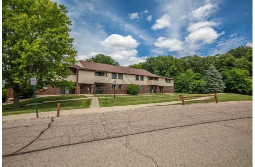 841 N Gammon Rd B, Madison, WI 53717