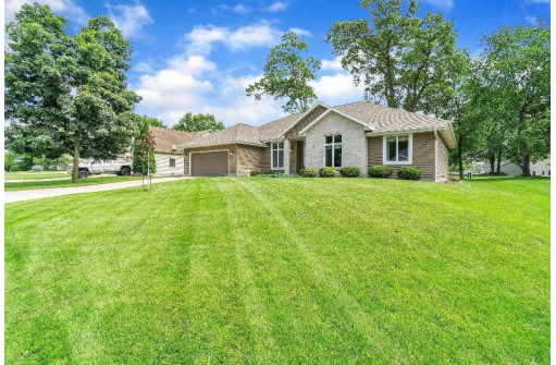 4616 Twelve Oaks Dr, Milton, WI 53563