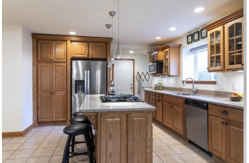 345 Kensington Dr, Madison, WI 53704