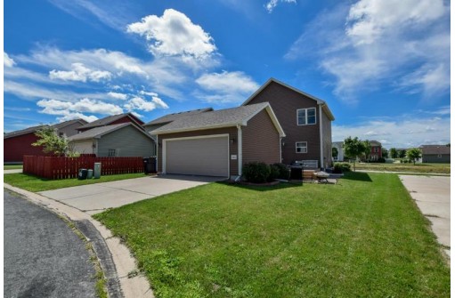 9342 Golden Hue Blvd, Verona, WI 53593