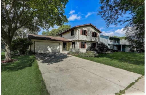 26 Lamplighter Way, Madison, WI 53714